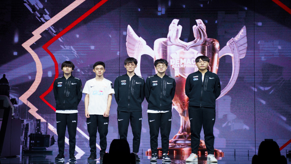 九游-包含Uzi爆冷击败巴塞罗那，战术调整引爆全场！的词条